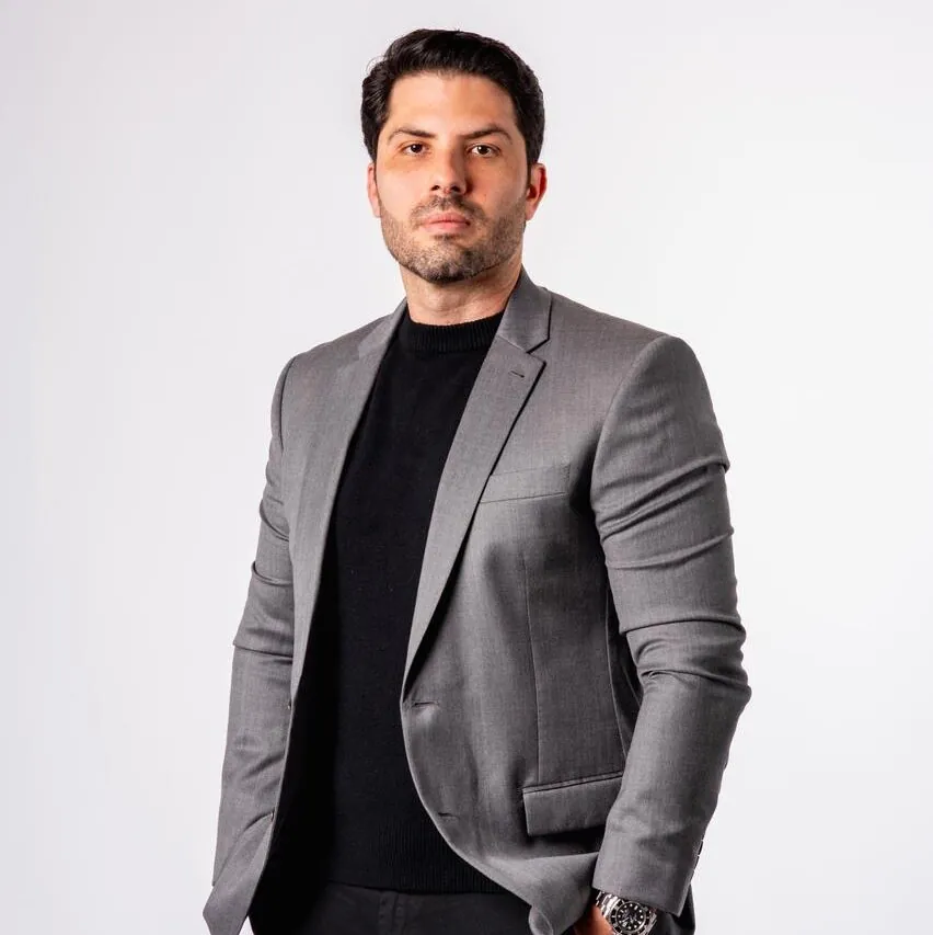Dr. Paulo Ricardo Rocha, cirurgião plástico